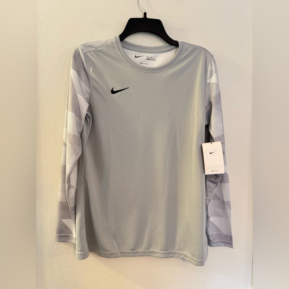 NWT Nike Women’s Dri-Fit Park IV Goalkeeper Long Sleeve - Size Medium